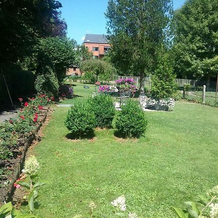 B&B Au Jardin Fleuri Marche-en-Famenne Kültér fotó