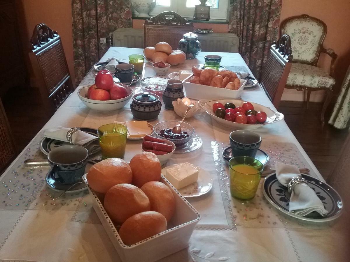B&B Au Jardin Fleuri Marche-en-Famenne Kültér fotó