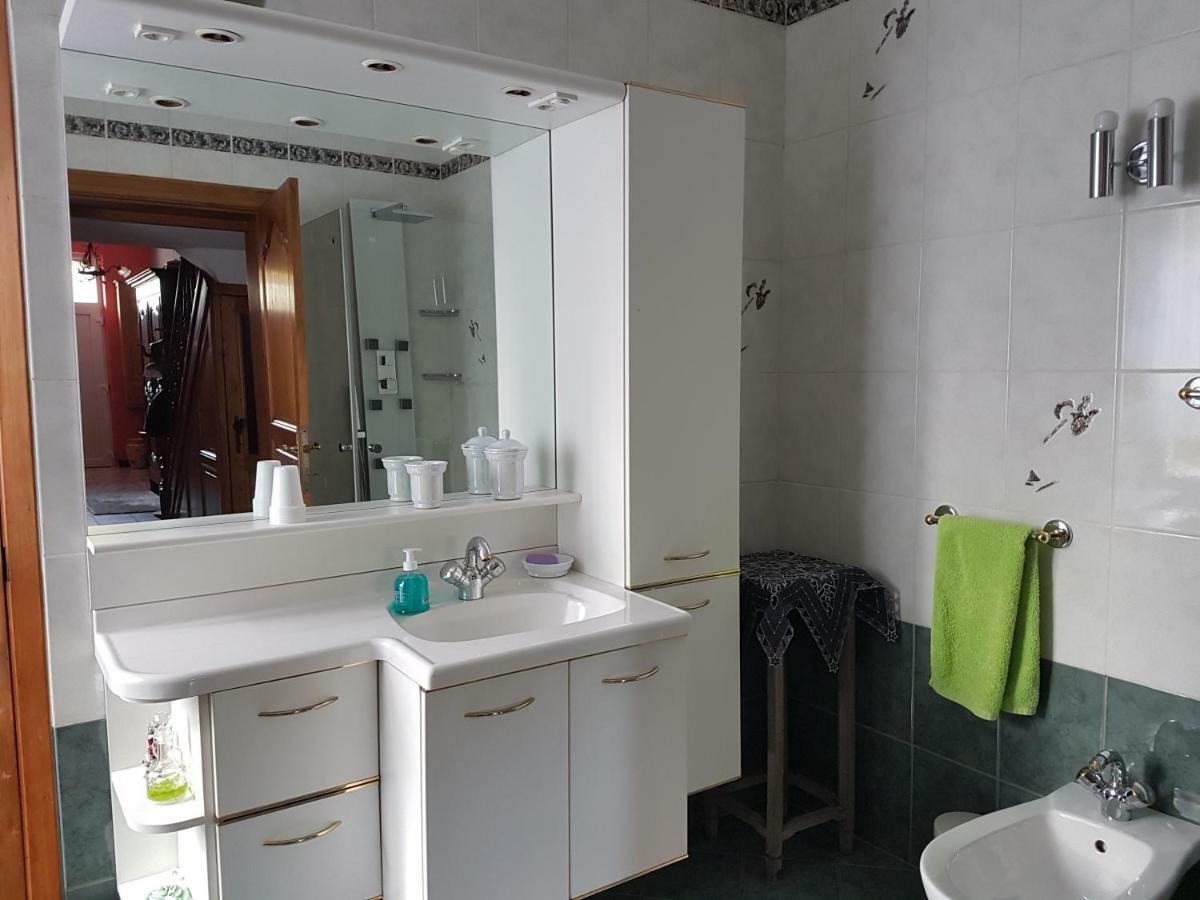 B&B Au Jardin Fleuri Marche-en-Famenne Kültér fotó